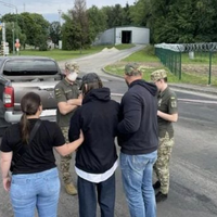 Міграційна служба США депортувала перших українських мігрантів