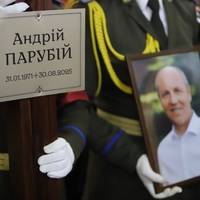 У Львові проводять чин похорону Андрія Парубія. Пряма трансляція
