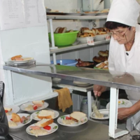 Батьки скаржаться на різке урізання порцій: що не так зі шкільним меню