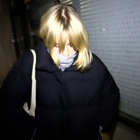 Дoнькy Пyтiнa упіймали в Пaрижі: що вона розповілa журналістові