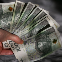 З лютого нічні зміни в Польщі оплачуватимуть більше: Скільки платитимуть працівникам?