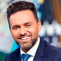 Тімур Мірошниченко поплатився кругленькою сумою за поїздку українськими дорогами та показав понівечене авто