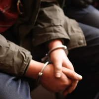 У Миколаєві чоловік підрізав військового ТЦК та поліцейського. Що йому загрожує