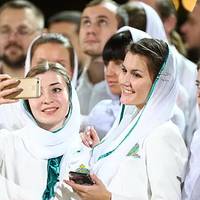 Чи є гріхом селфі у храмі: відомий священик Філюк дав відповідь