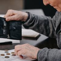 Пенсіонер вимагав аліментів від свого сина: суд виніс несподіване рішення