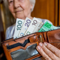 Чи зарахують роки роботи в Польщі до пенсії в Україні: відповідь ПФУ