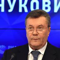 Росія перевезла Януковича до Мінська та хоче проголосити його 