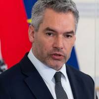 Щось пішло не так? Зустріч Путіна та канцлера Австрії Нехаммера завершилася: Пєсков заявив, що жодних заяв для преси не буде