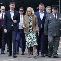 Це сміливо: перша леді США Джилл Байден приїхала до України та зустрілася з Оленою Зеленською